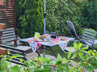 Ferienwohnung nahe Bamberg:  Freisitz im Garten