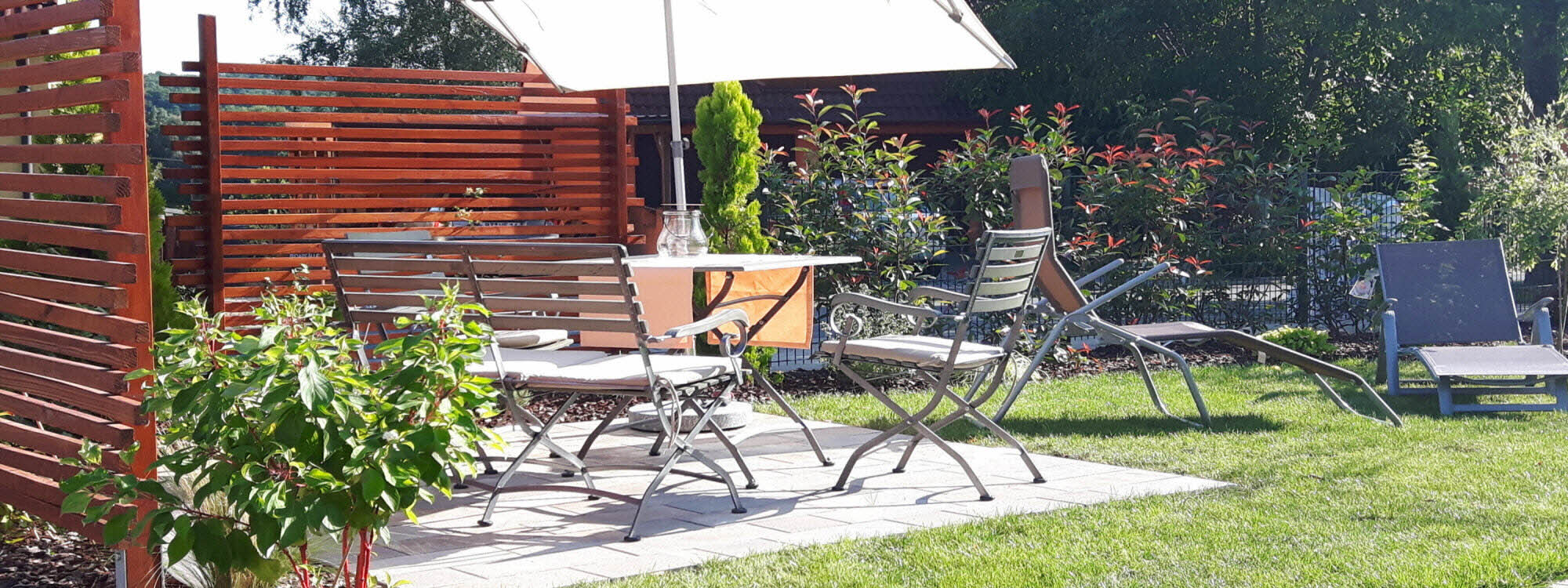 Ferienwohnung nahe Bamberg: Sitzecke im Garten